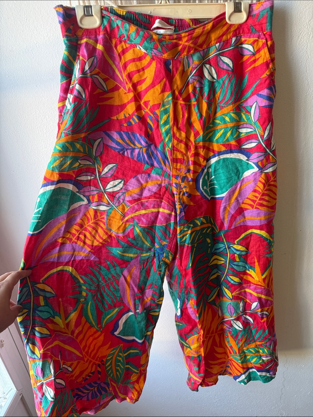 C&C California Multicolor Tropical Print Wide-Leg Cropped Pants